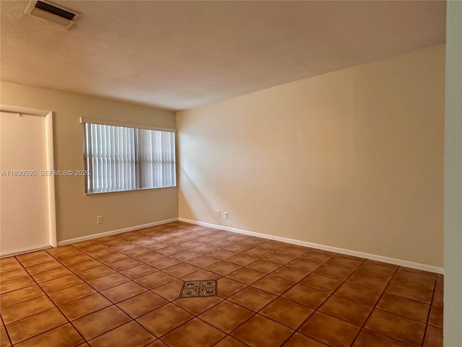 PALMVIEW CONDOMINIUM APAR - Residential