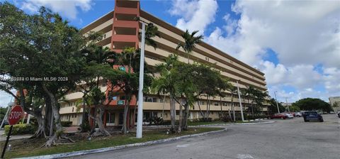 Condominium in Miami FL 1750 191st St St.jpg