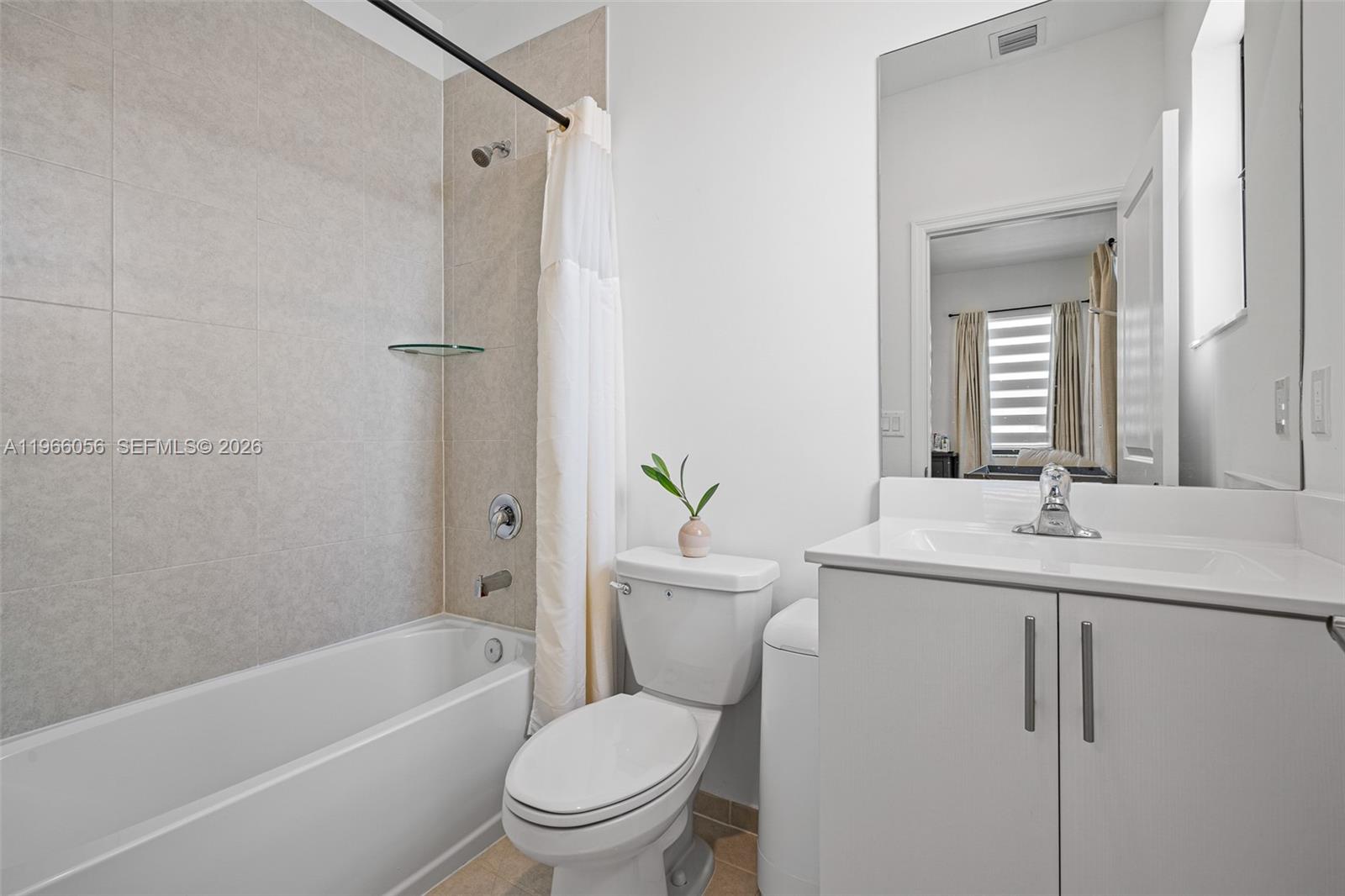 ENCLAVE SOUTH PHASE 2 - Residential Lease