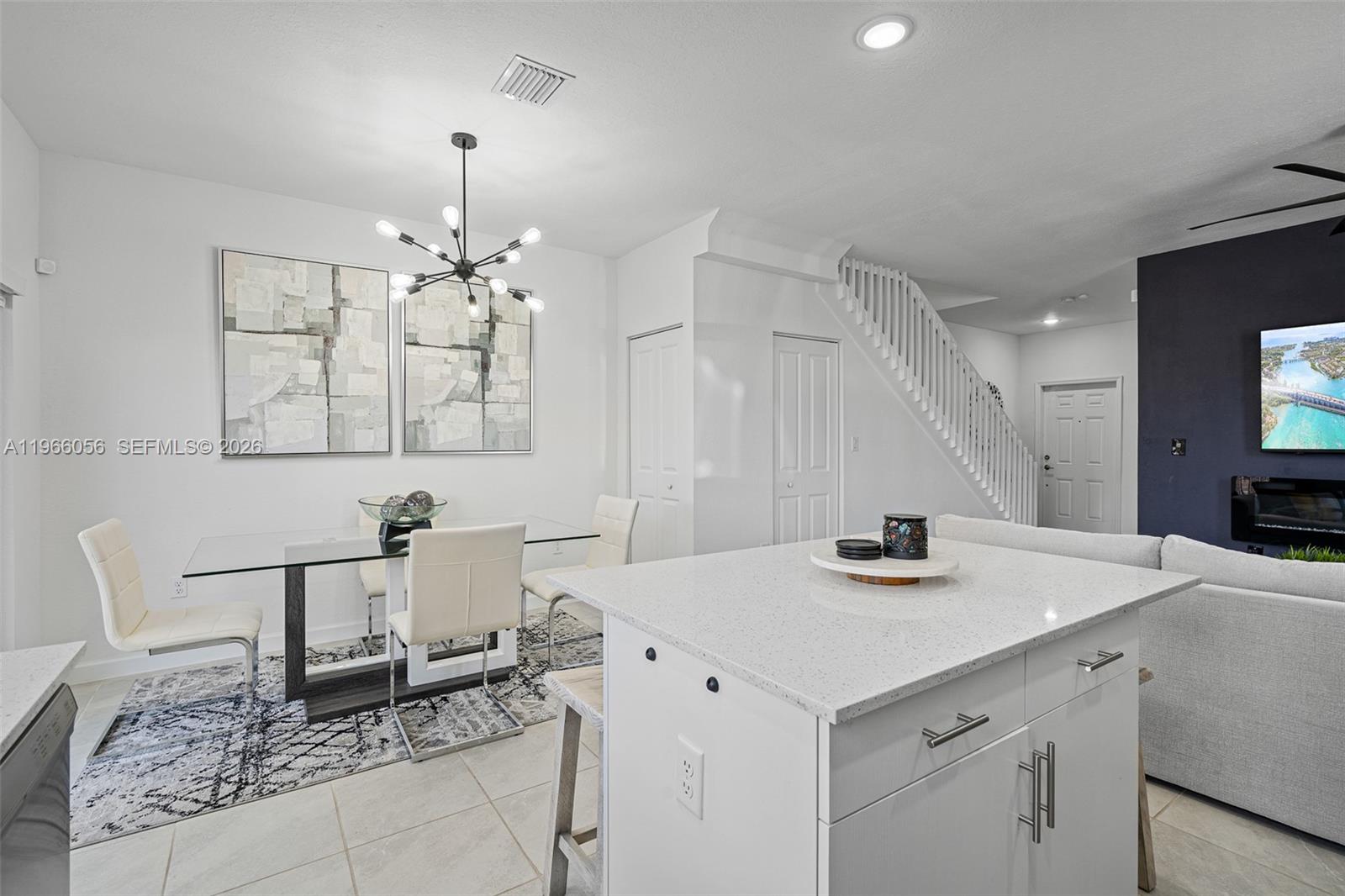 ENCLAVE SOUTH PHASE 2 - Residential Lease