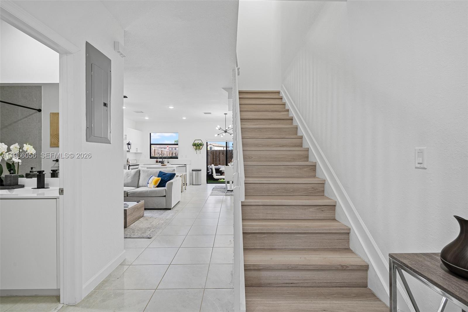 ENCLAVE SOUTH PHASE 2 - Residential Lease