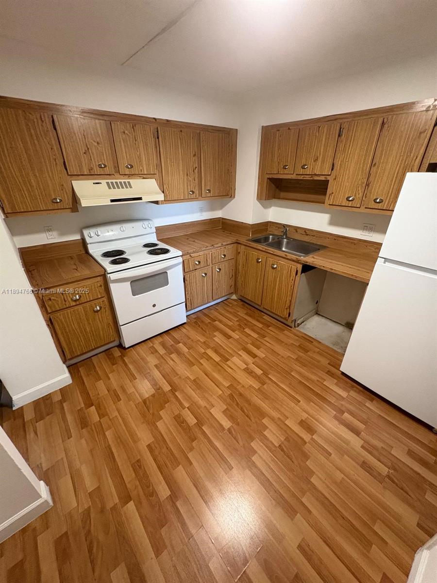 CHANTILLY CONDO - Residential Lease