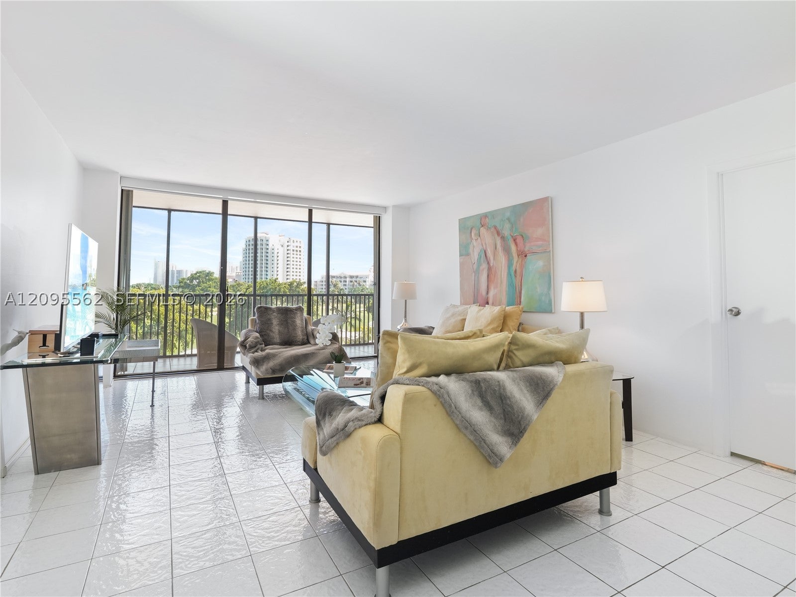 View photos, virtual tours, details... 20379 W Country Club Dr 536