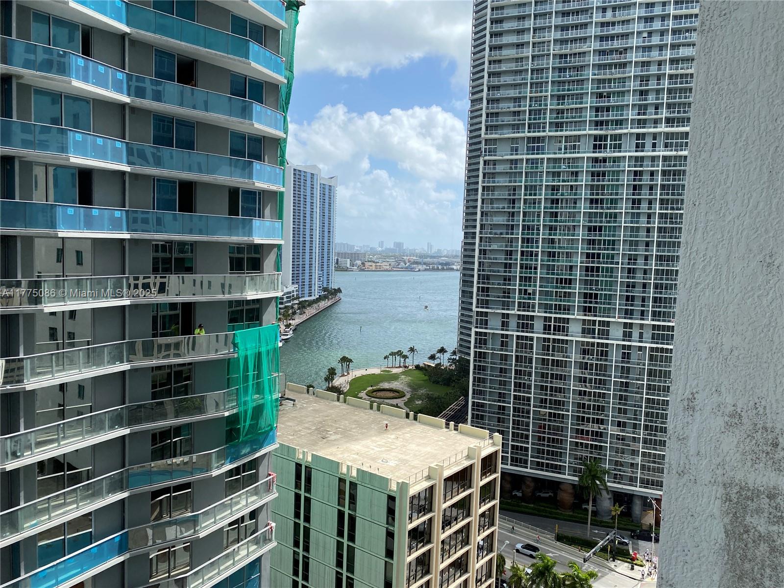 55 SE 6th St 2107
