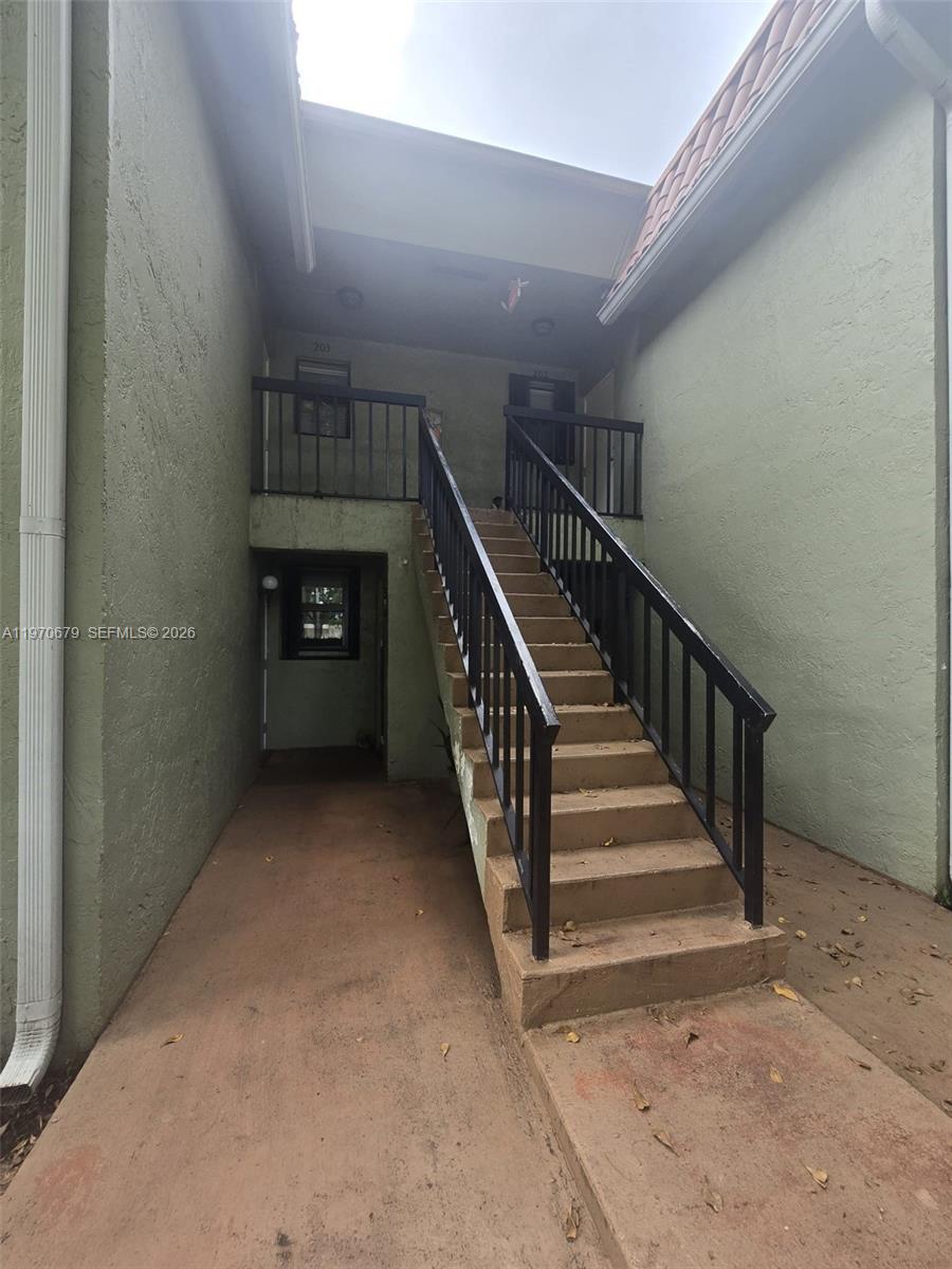 BANYAN TREE FIVE CONDO - Residential