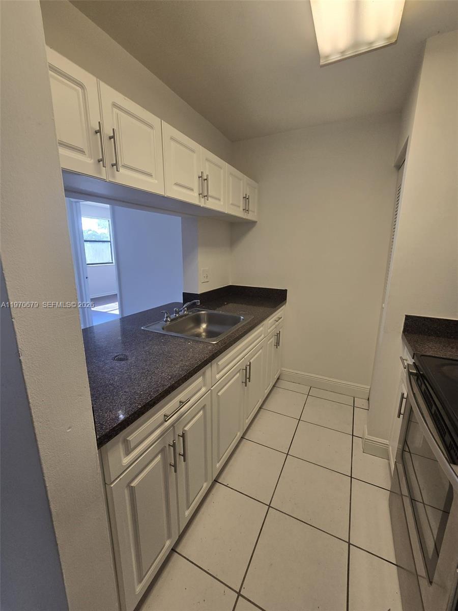 BANYAN TREE FIVE CONDO - Residential