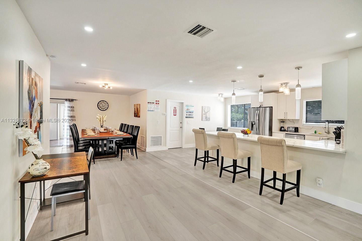 HOLLYWOOD LAKES SECTION - Residential Lease