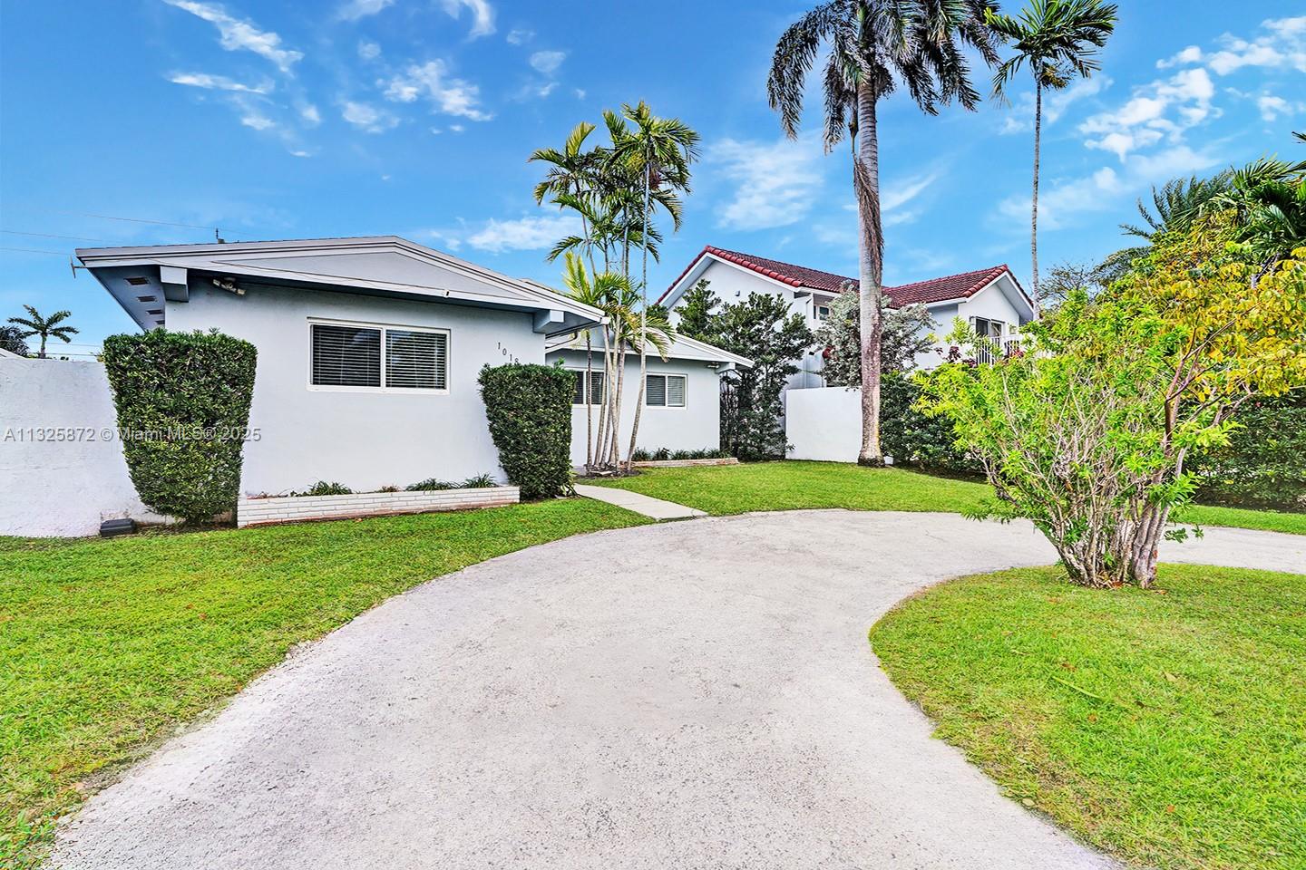 HOLLYWOOD LAKES SECTION - Residential Lease