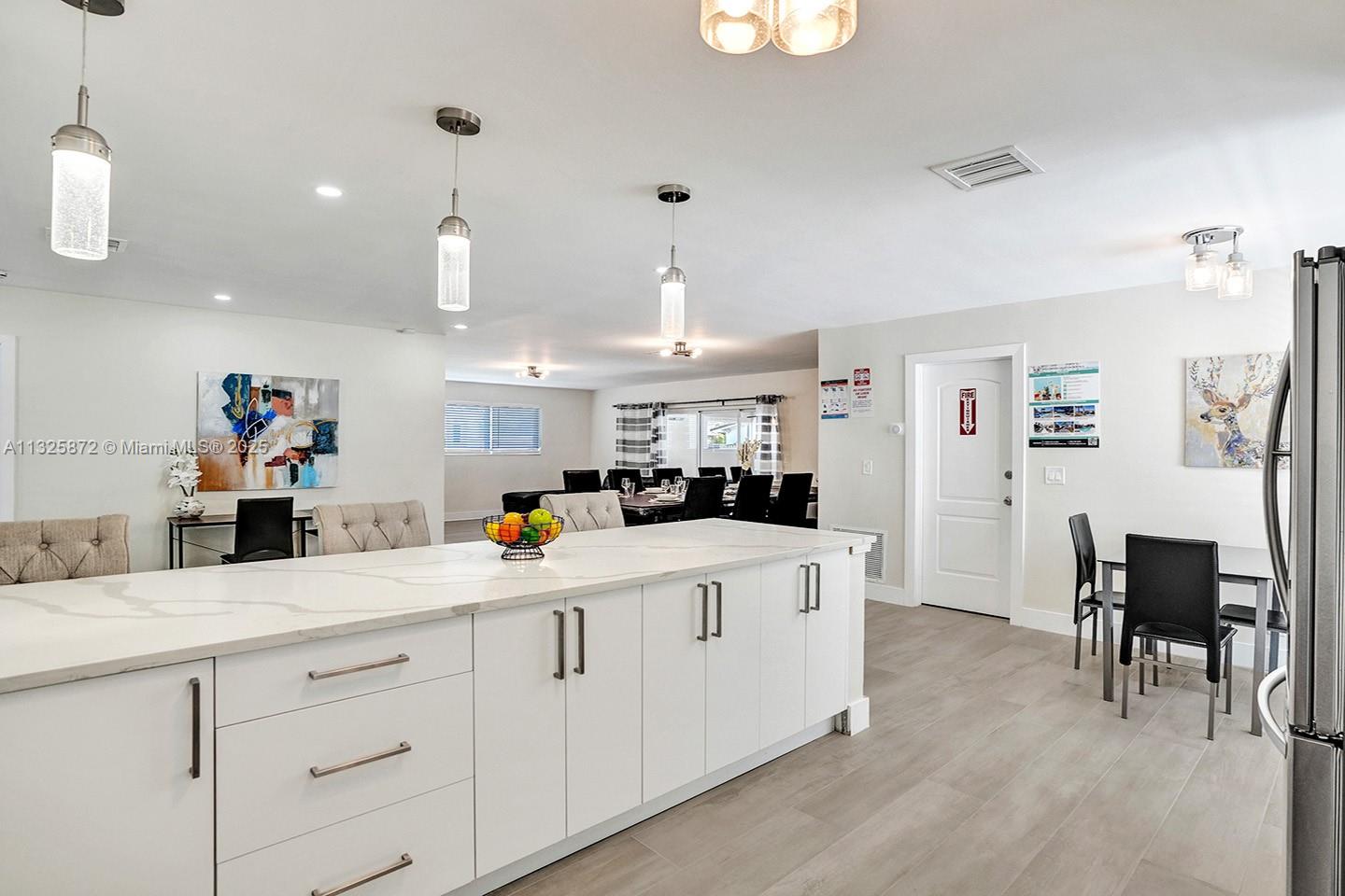 HOLLYWOOD LAKES SECTION - Residential Lease