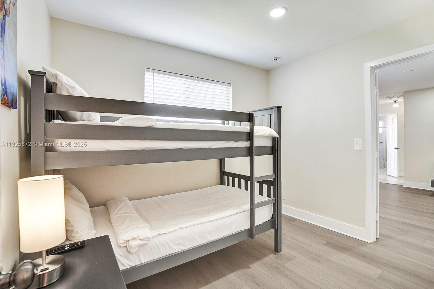 HOLLYWOOD LAKES SECTION - Residential Lease