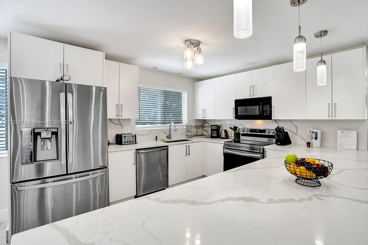 HOLLYWOOD LAKES SECTION - Residential Lease