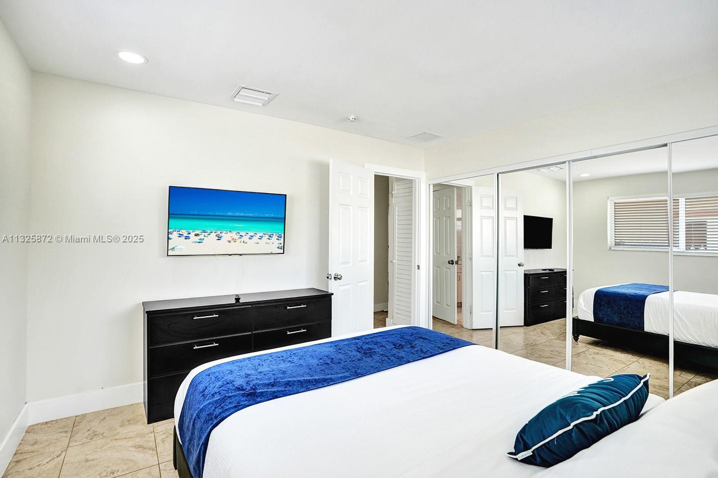 HOLLYWOOD LAKES SECTION - Residential Lease