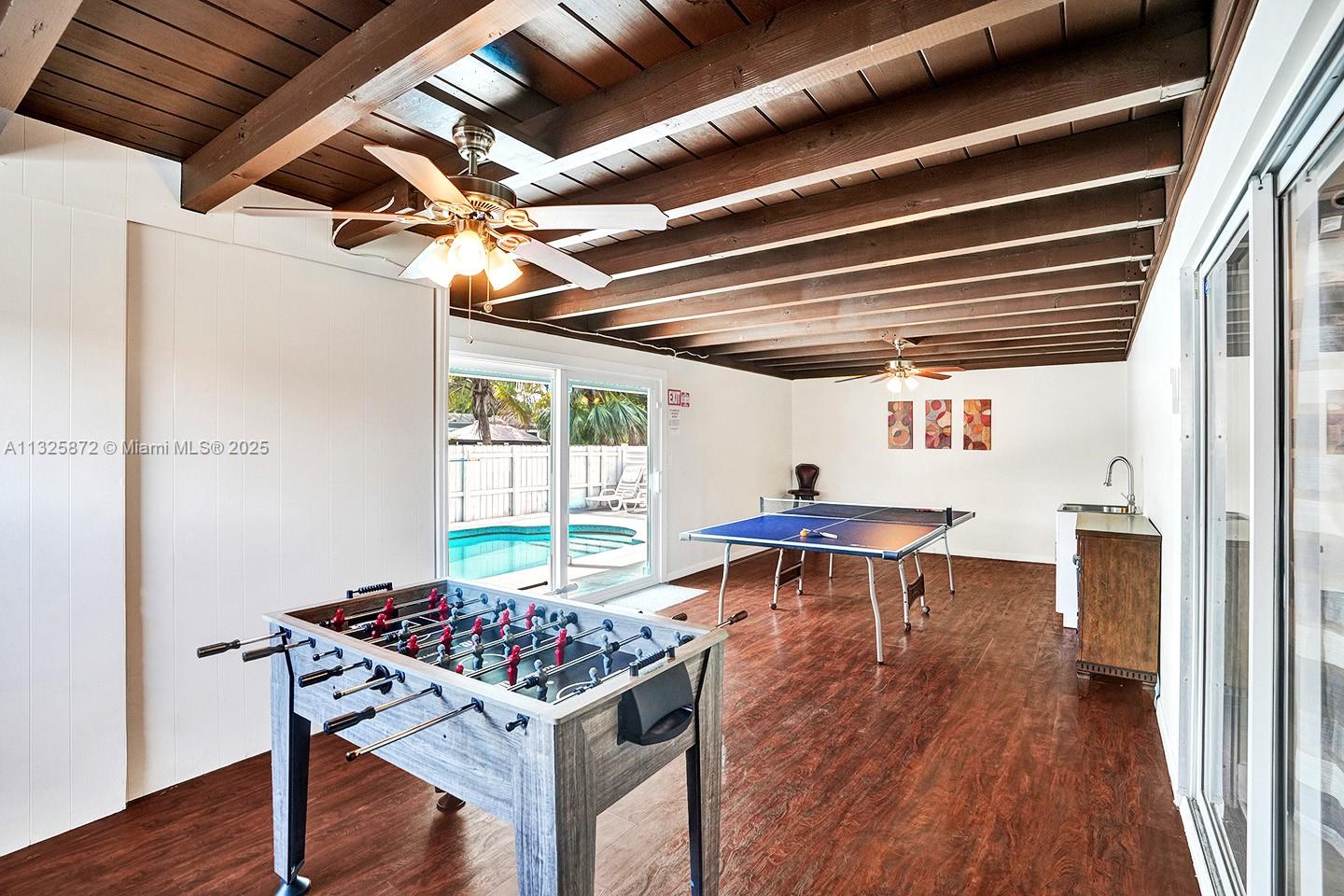 HOLLYWOOD LAKES SECTION - Residential Lease