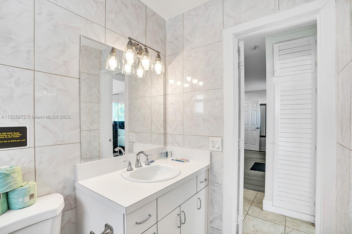 HOLLYWOOD LAKES SECTION - Residential Lease