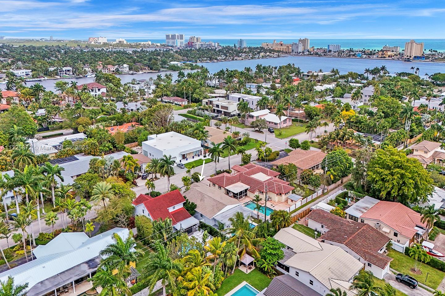 HOLLYWOOD LAKES SECTION - Residential Lease