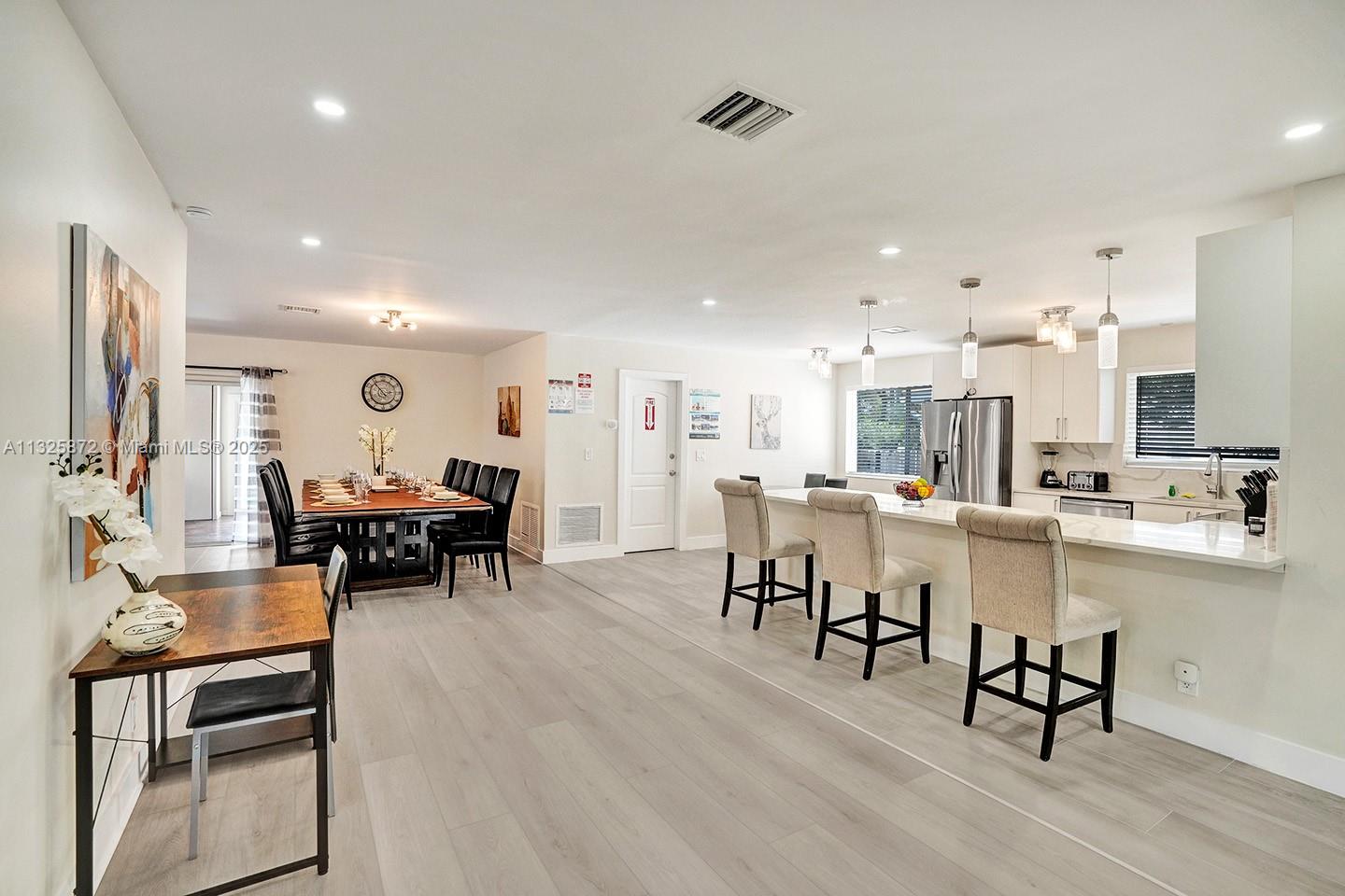 HOLLYWOOD LAKES SECTION - Residential Lease