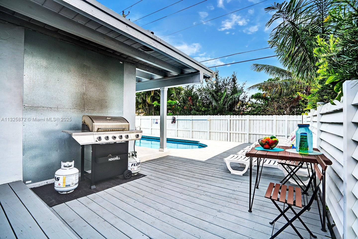 HOLLYWOOD LAKES SECTION - Residential Lease