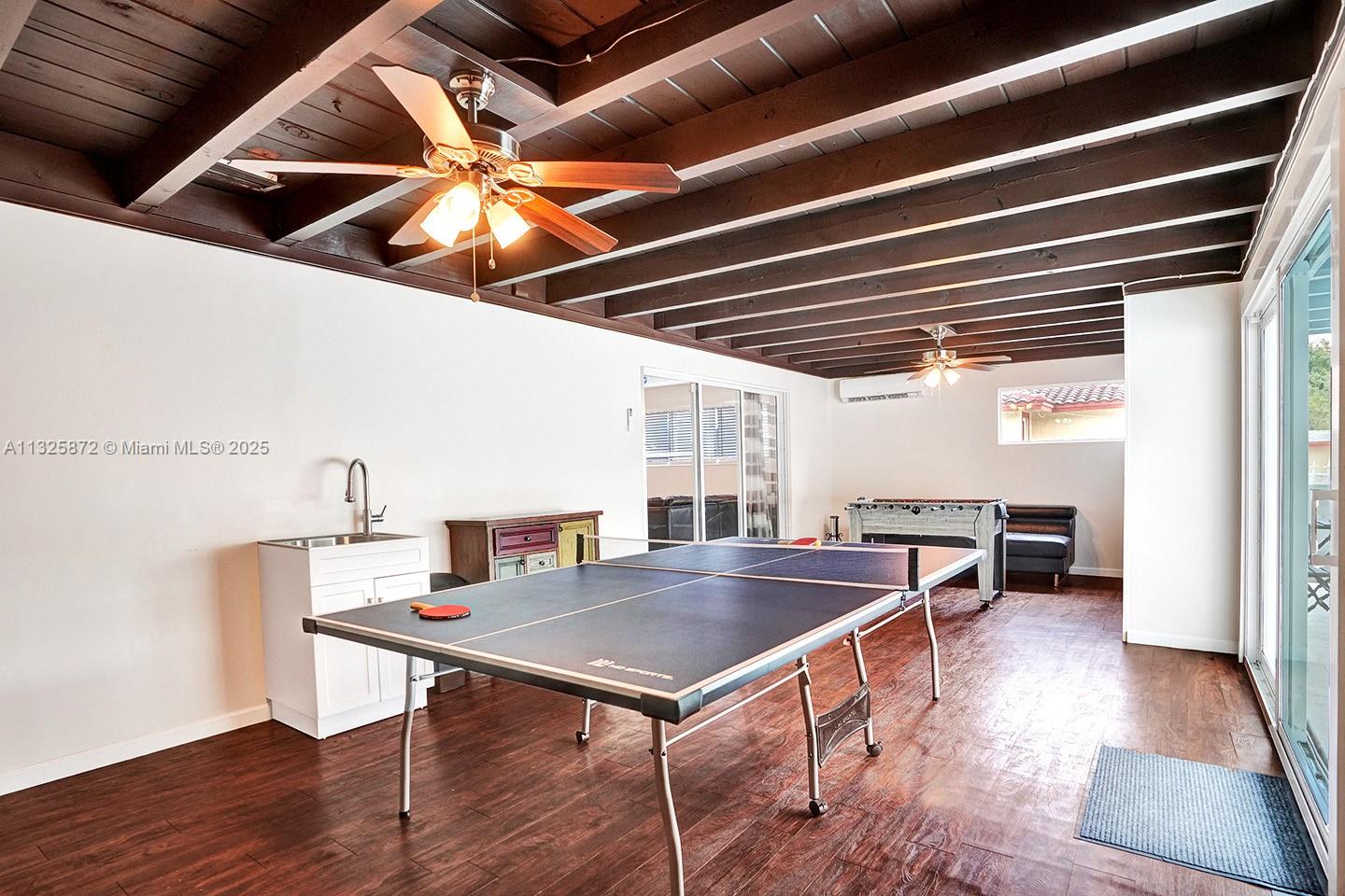 HOLLYWOOD LAKES SECTION - Residential Lease