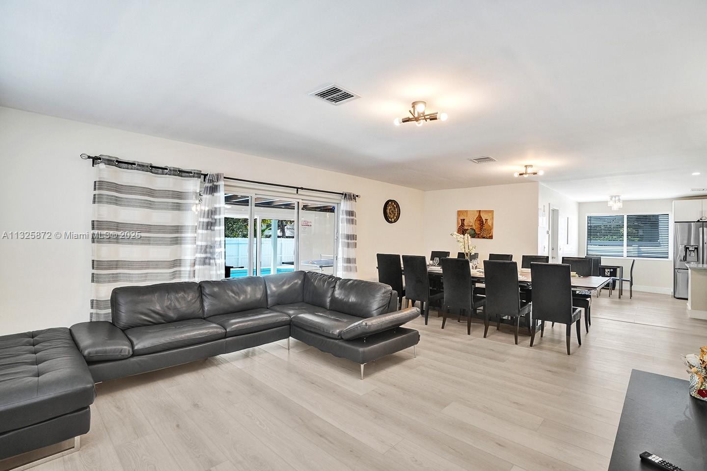 HOLLYWOOD LAKES SECTION - Residential Lease