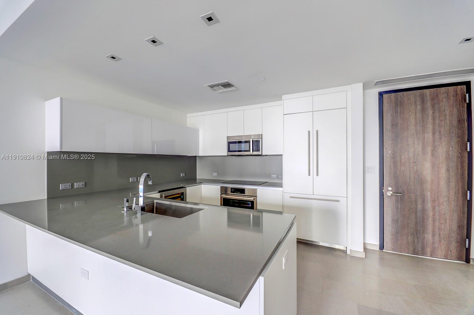 RISE CONDO - Residential Lease