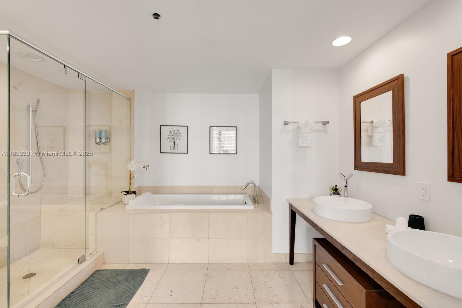 ICON BRICKELL CONDO NO 3 - Residential