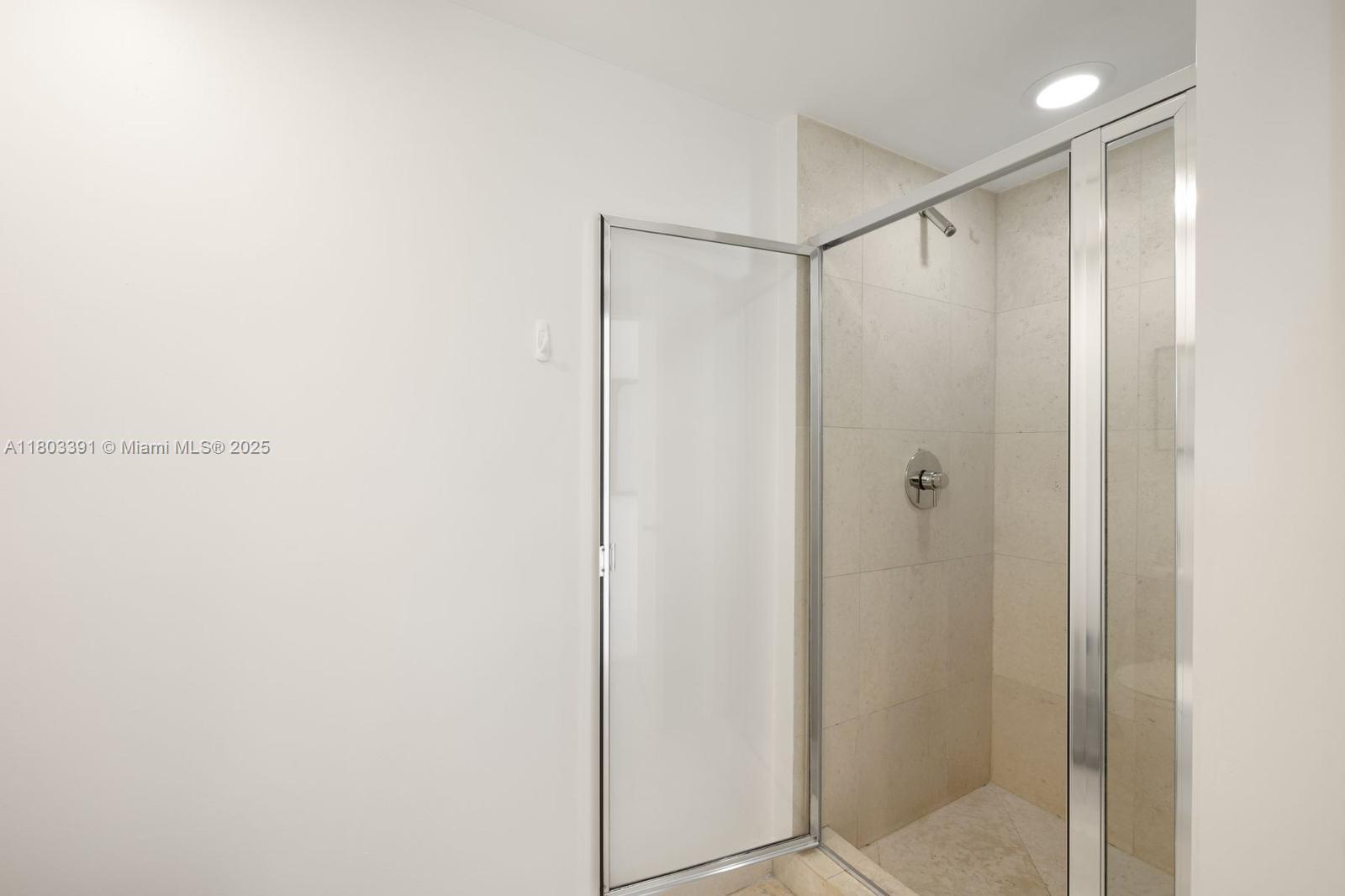 ICON BRICKELL CONDO NO 3 - Residential