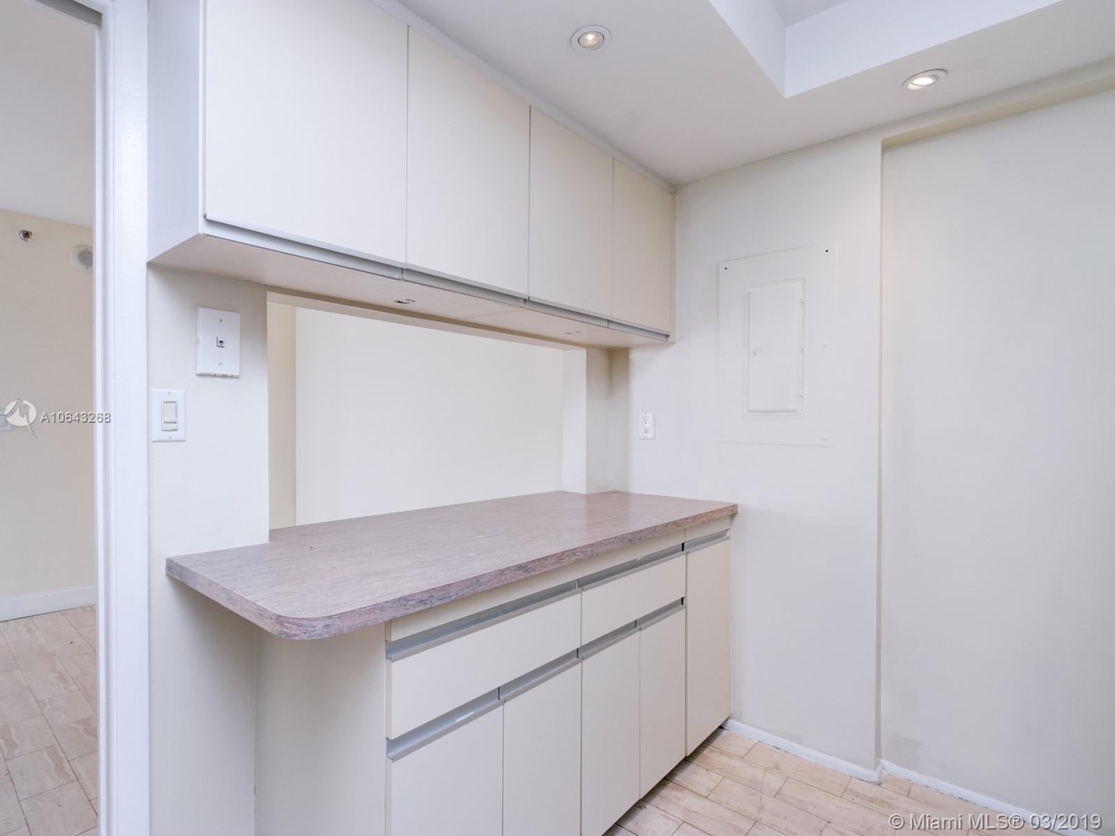 TOWERS OF QUAYSIDE CONDO - Residential Lease