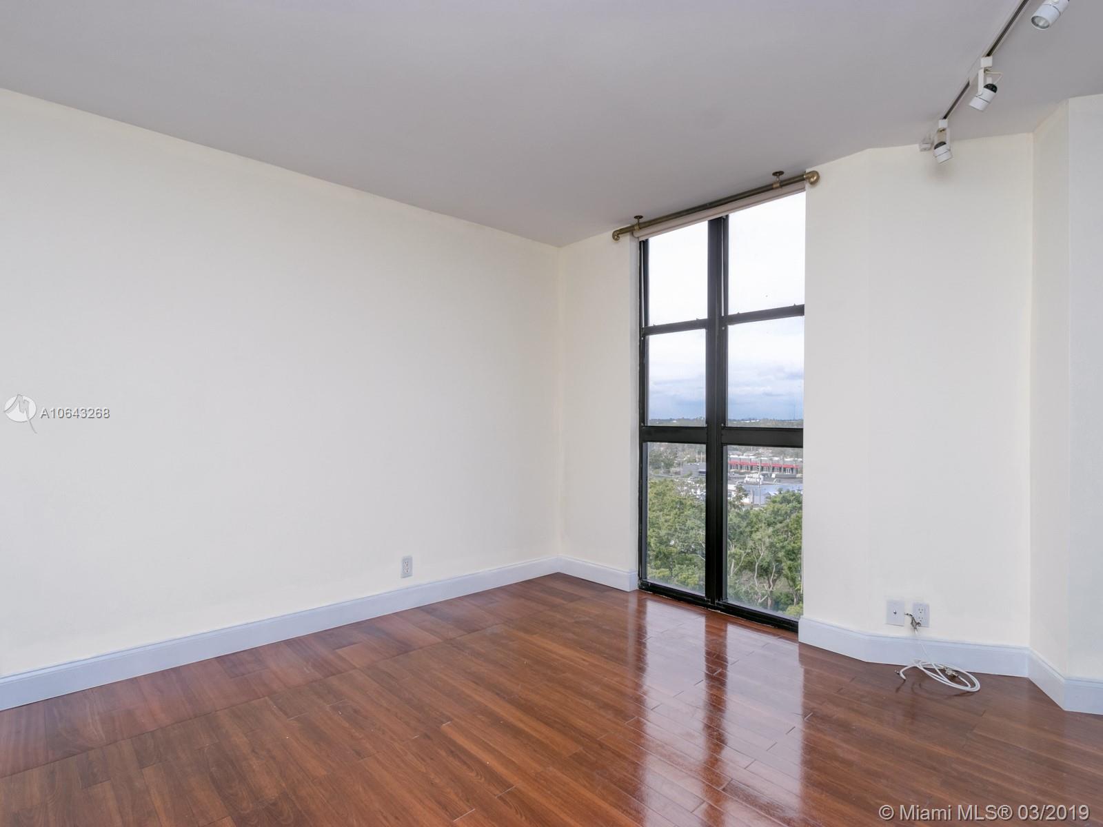 TOWERS OF QUAYSIDE CONDO - Residential Lease