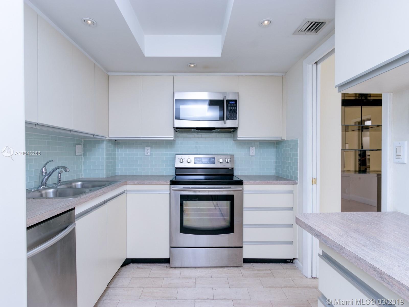 TOWERS OF QUAYSIDE CONDO - Residential Lease