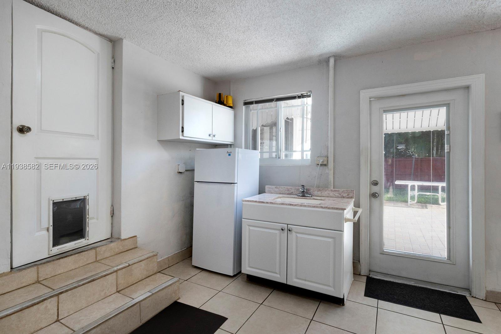 1ST ADDN BISCAYNE LAWN - Residential