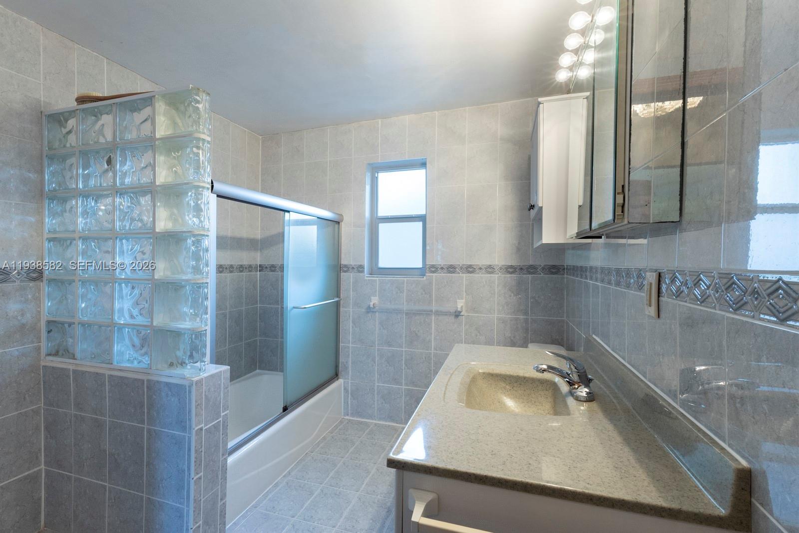 1ST ADDN BISCAYNE LAWN - Residential