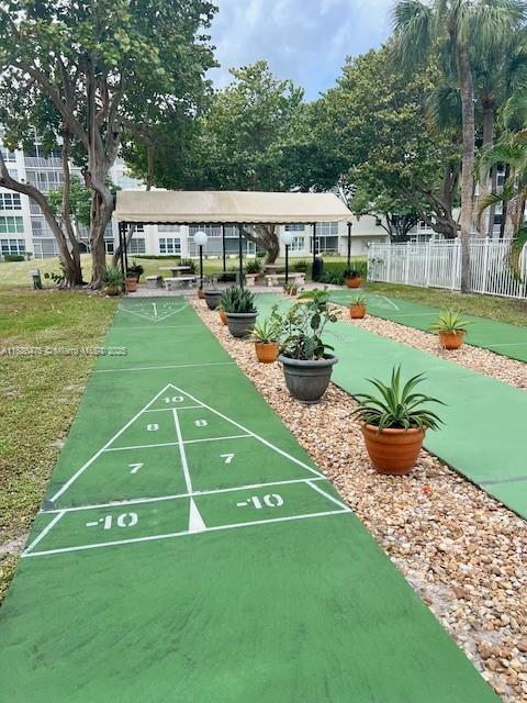 NO 17 PALM-AIRE COUNTRY C - Residential Lease