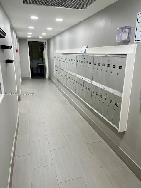 NO 17 PALM-AIRE COUNTRY C - Residential Lease