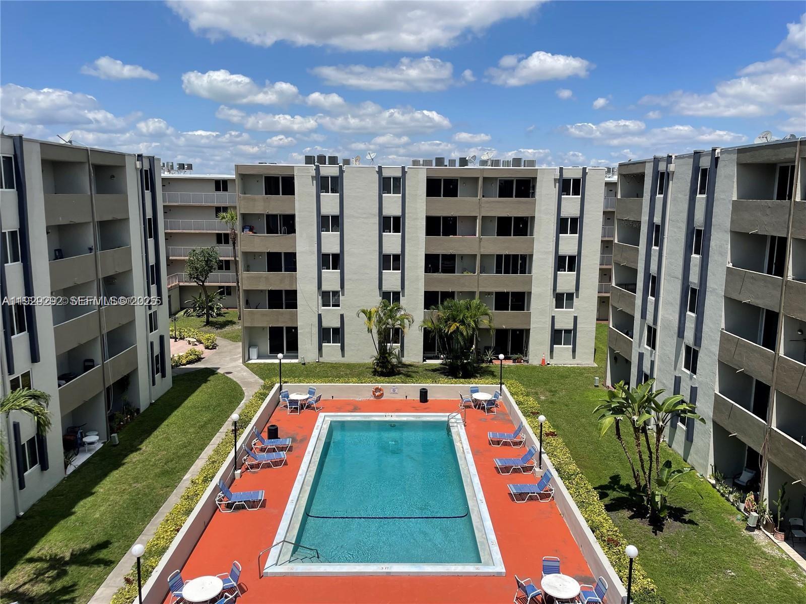 SAMARI LAKE EAST CONDO - Residential