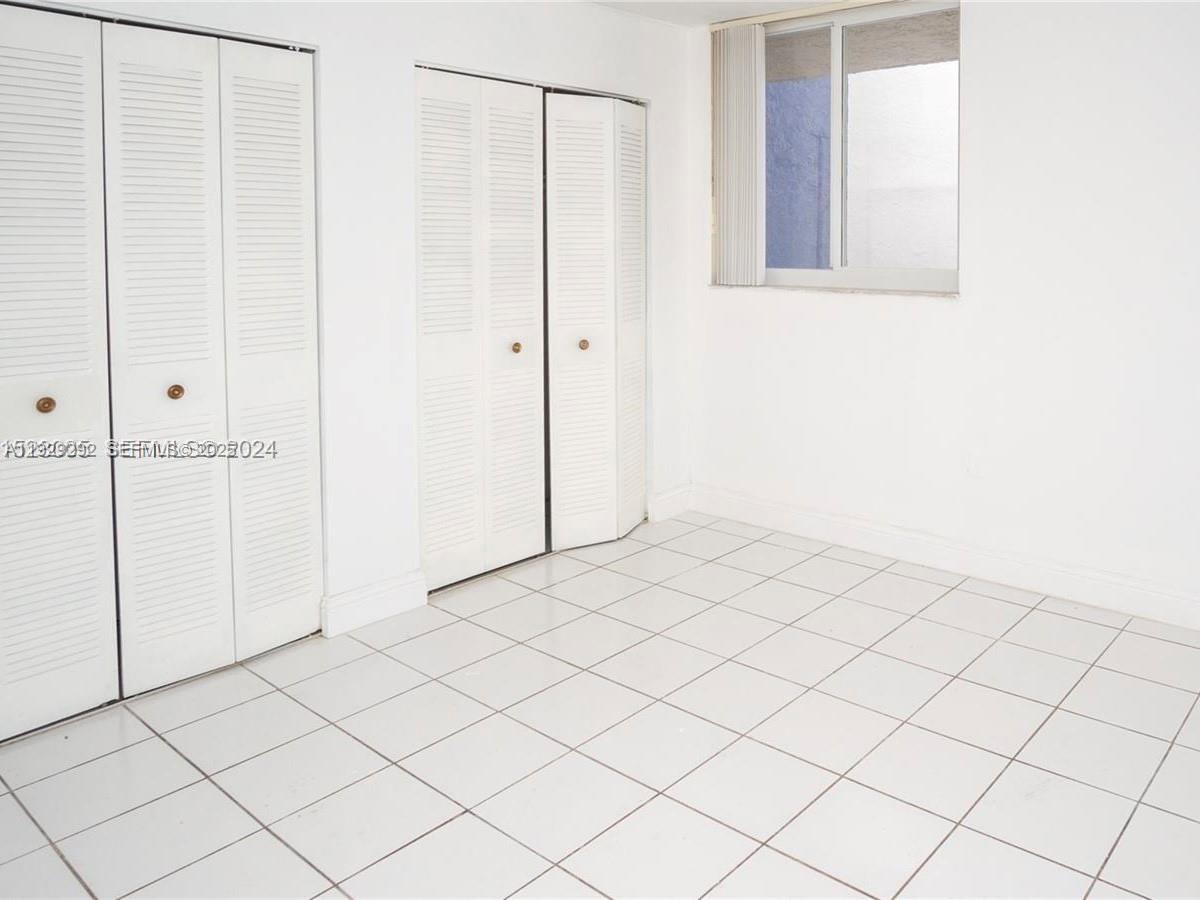 SAMARI LAKE EAST CONDO - Residential