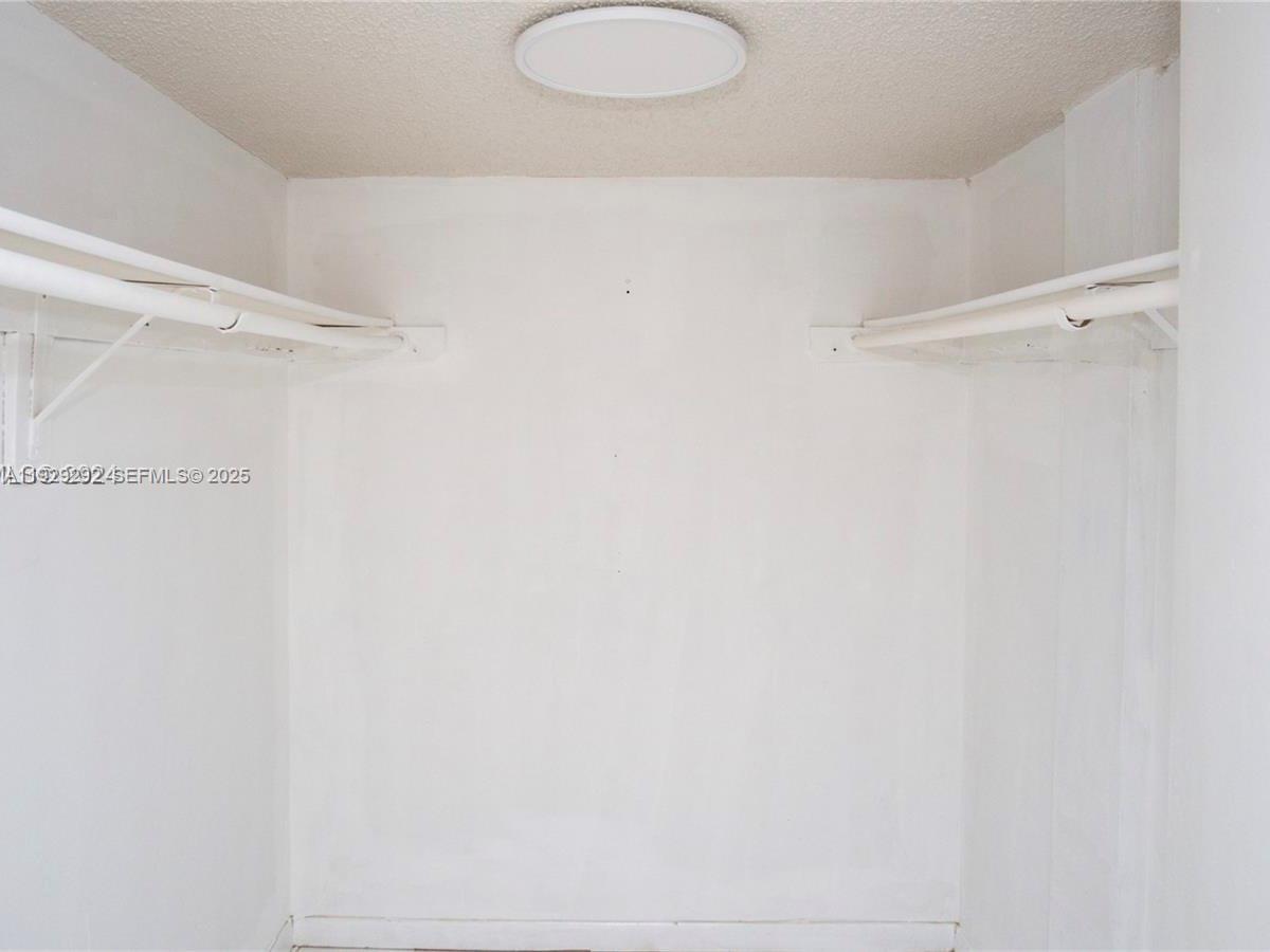 SAMARI LAKE EAST CONDO - Residential