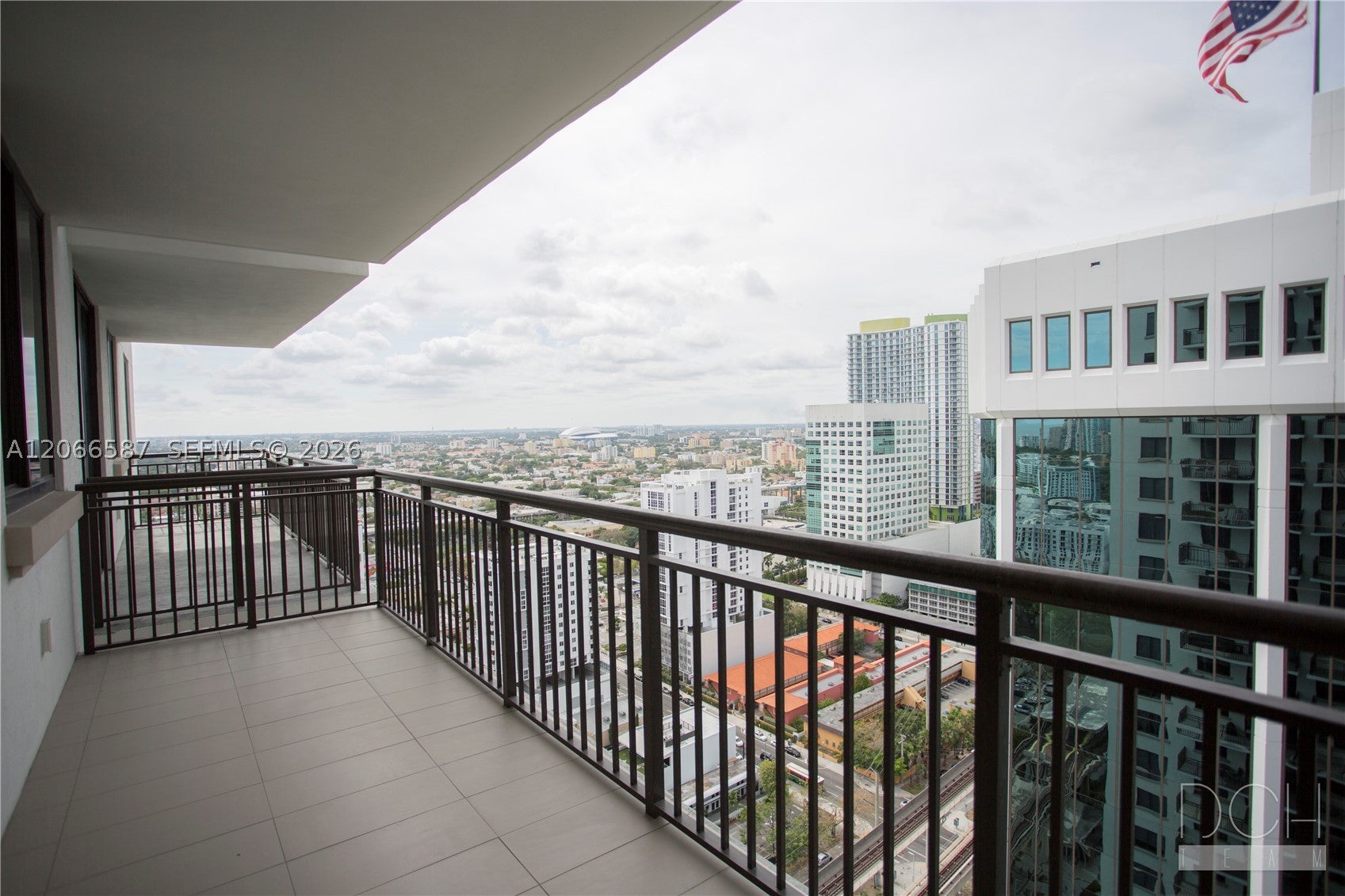 999 SW 1st Ave 2915