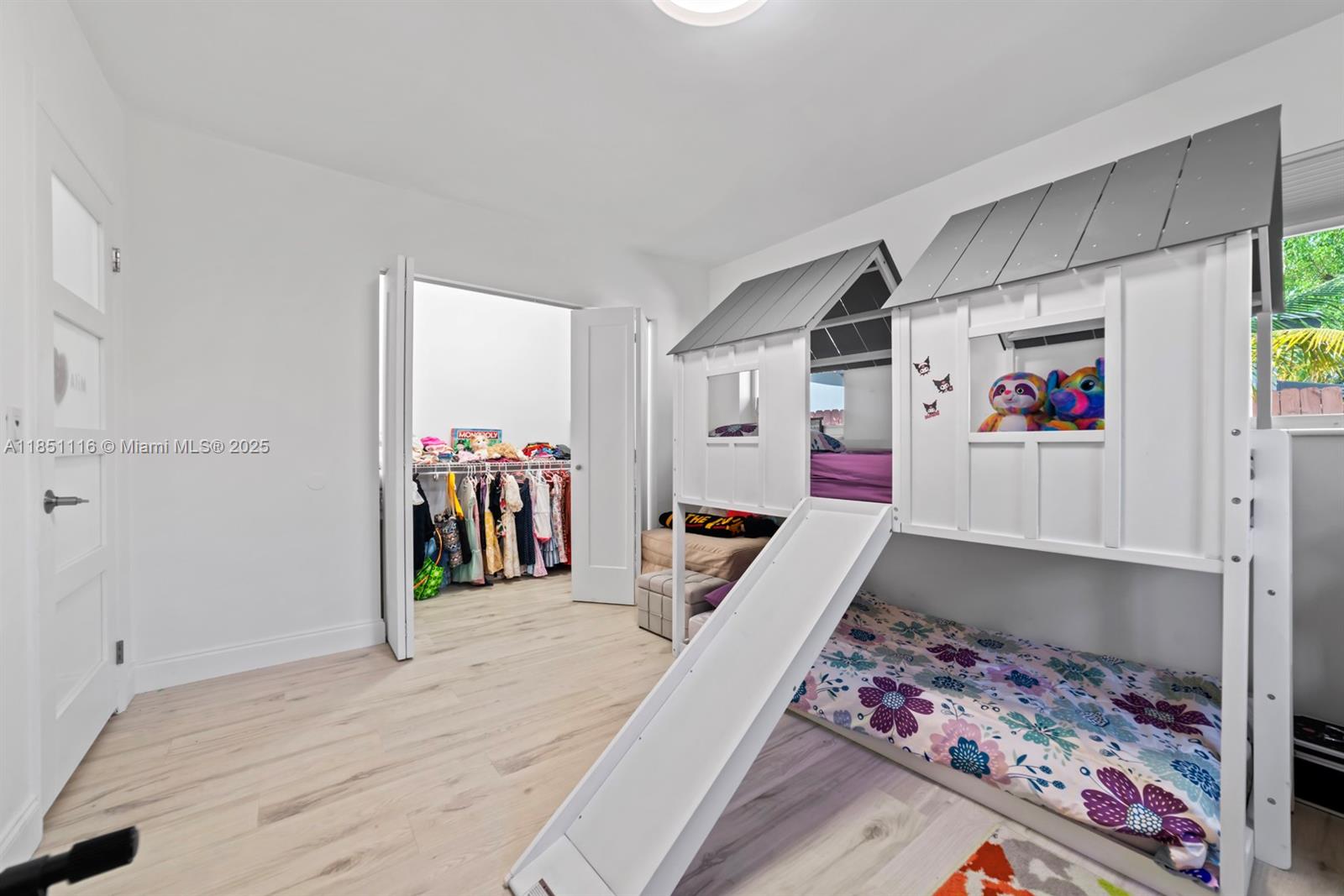 PICKWICK LAKE ESTATES SEC - Residential