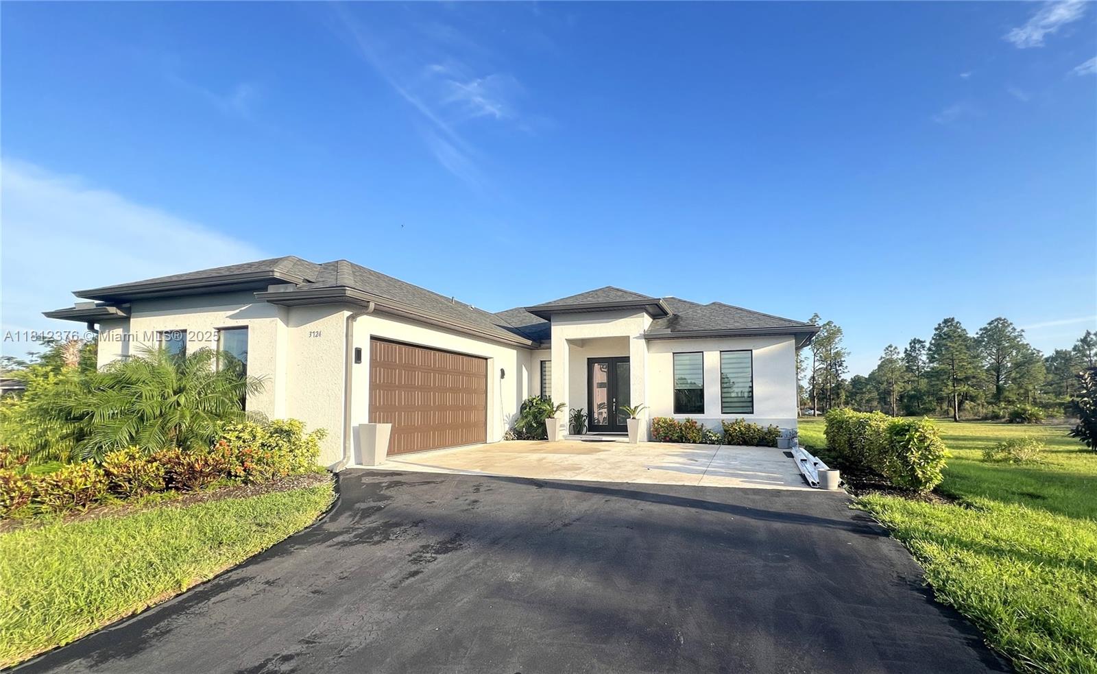 3724 56 Ave Ne Ave 1, Naples, Collier County, Florida - 3 Bedrooms  
2 Bathrooms - 