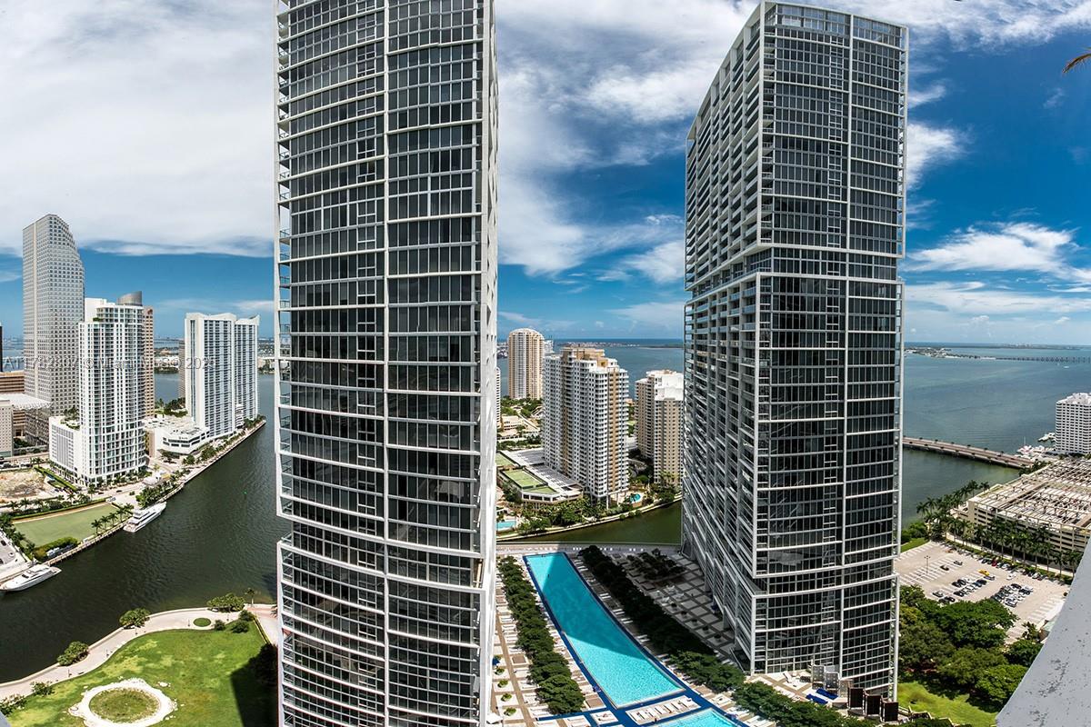 Property for Sale at 475 Brickell Ave 3813, Miami, Broward County, Florida - Bedrooms: 2 
Bathrooms: 2  - $725,000