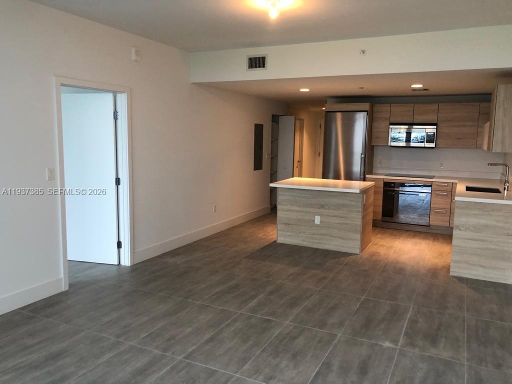 16385 BISCAYNE BLVD 1005