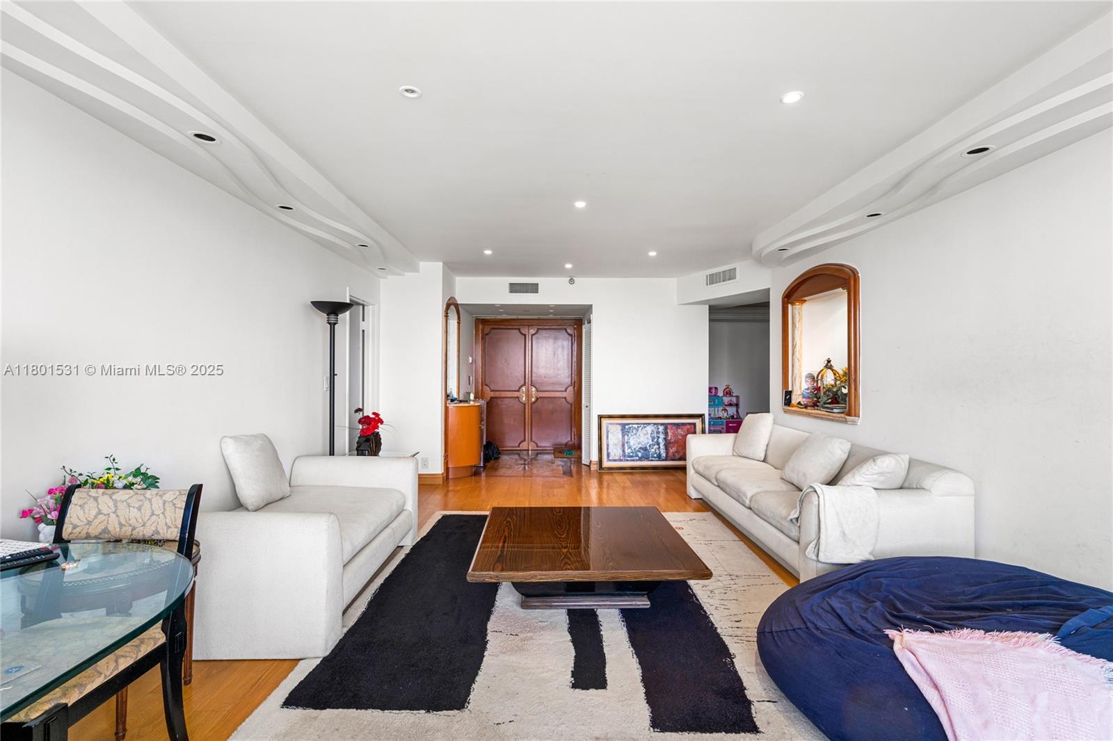 HAMPTONS WEST CONDO - Residential