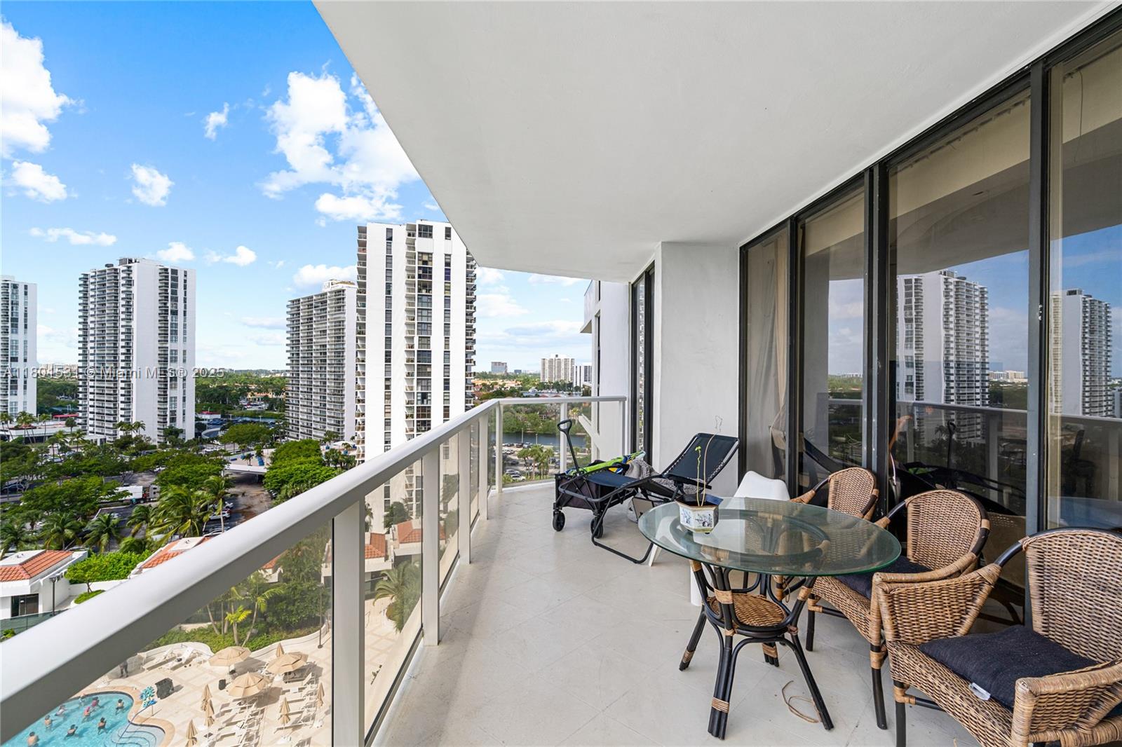HAMPTONS WEST CONDO - Residential