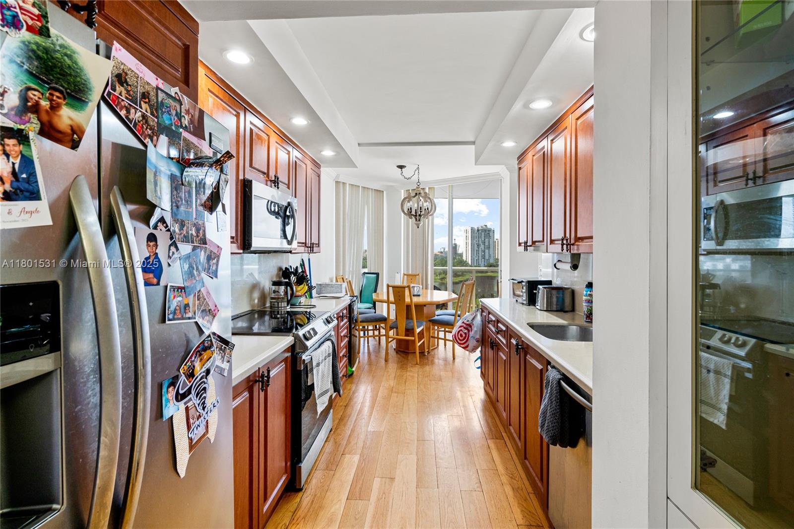 HAMPTONS WEST CONDO - Residential