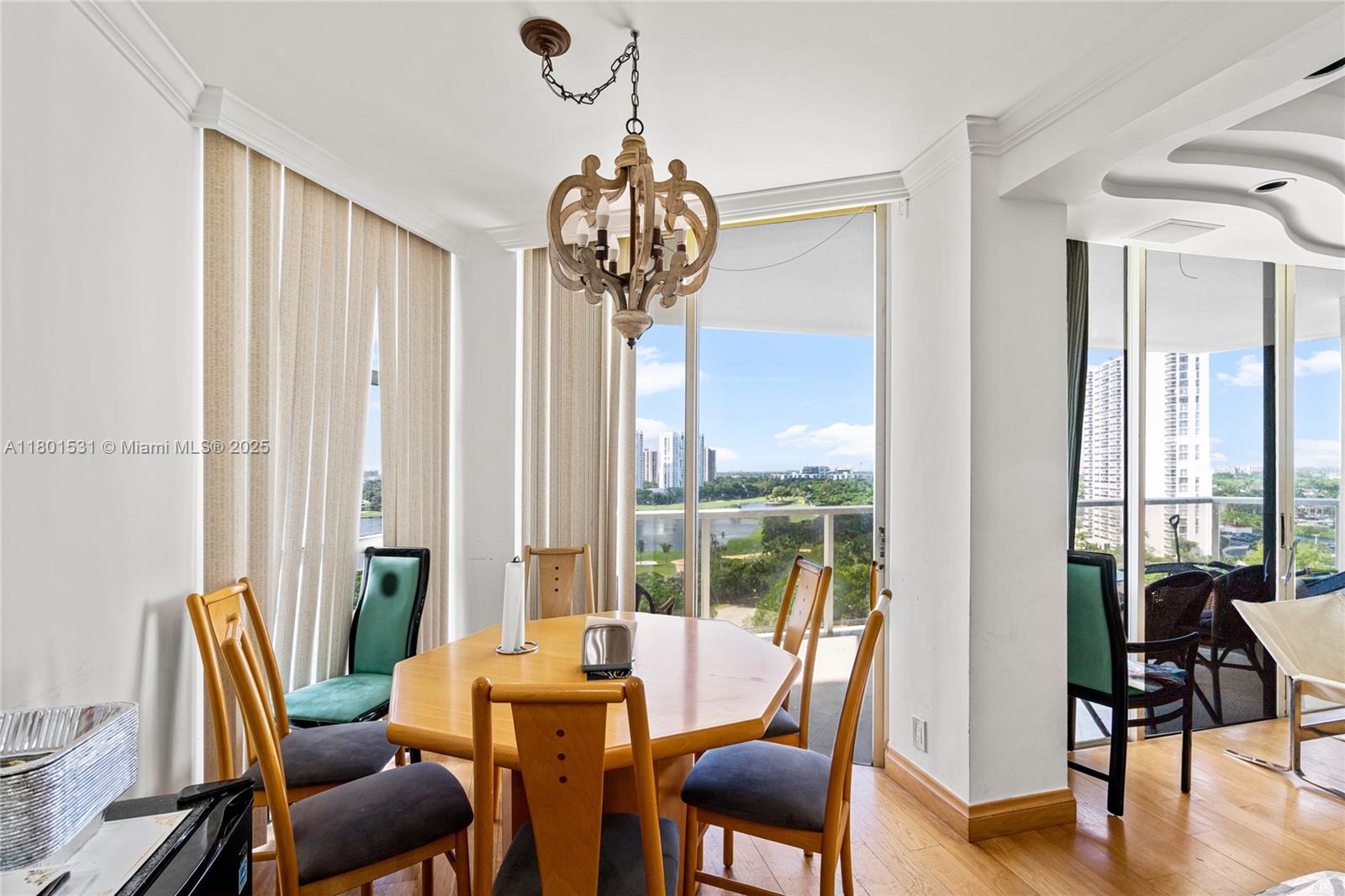HAMPTONS WEST CONDO - Residential