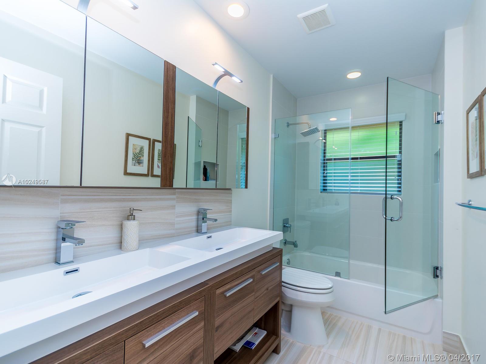 Tequesta Pointe - Residential