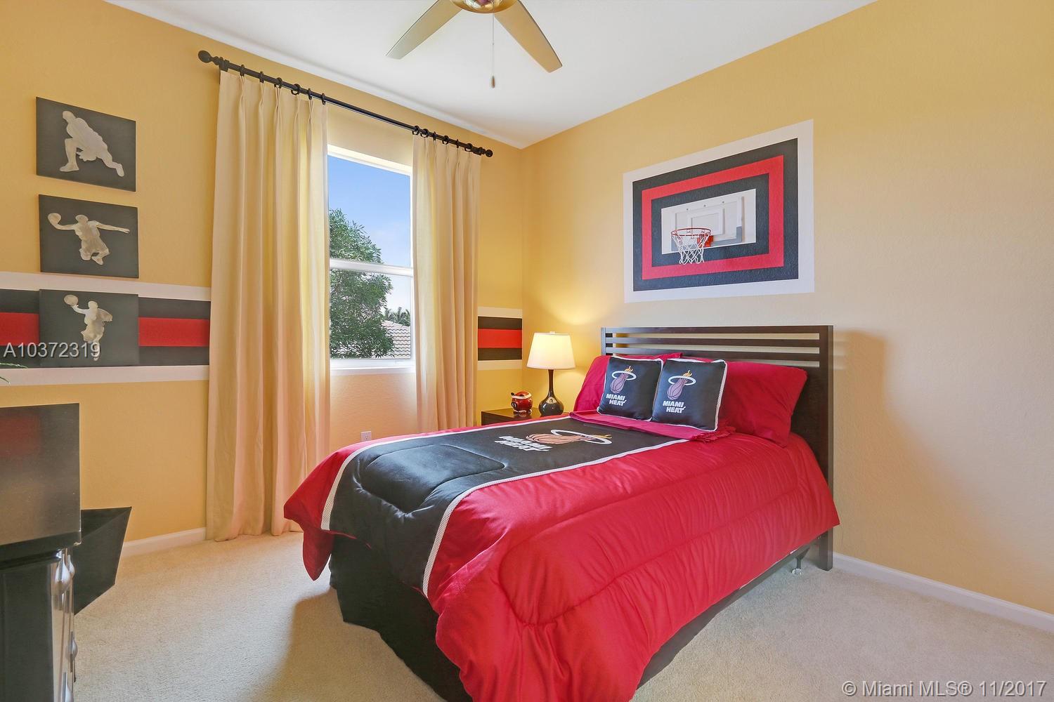 HEMINGWAY POINT - Residential