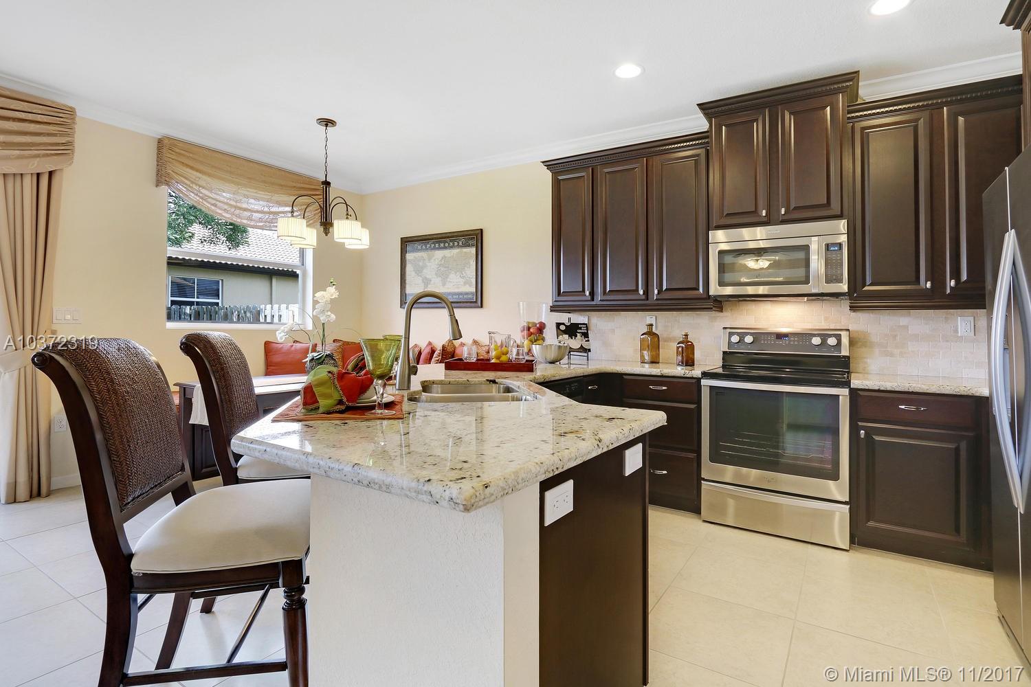 HEMINGWAY POINT - Residential