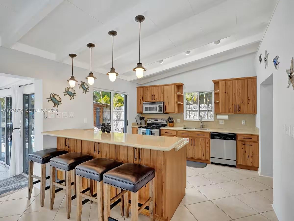 LAUDERDALE ISLES NO 2 - Residential Lease