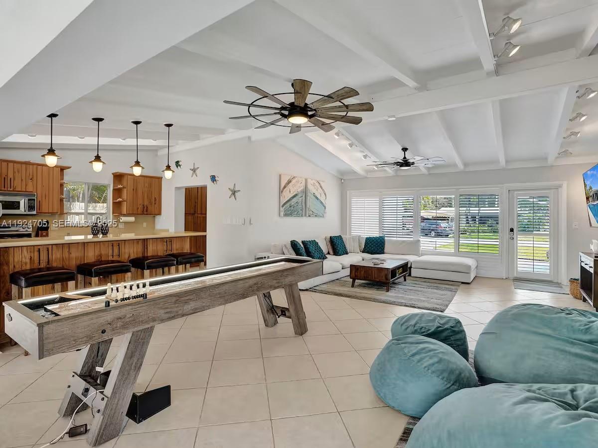 LAUDERDALE ISLES NO 2 - Residential Lease